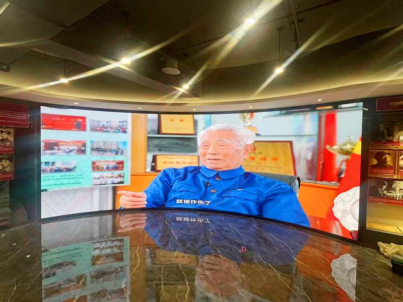 中國(guó)人民室內(nèi)高清P1.5全彩LED顯示屏